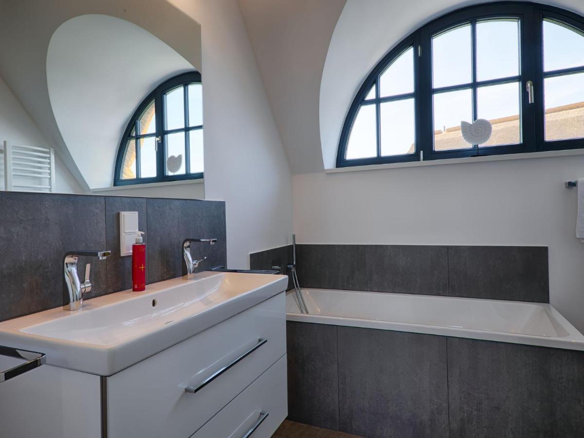 Reetland Am Meer - Premium Reetdachvilla Mit 3 Schlafzimmern, Sauna Und Kamin F23 Dranske Extérieur photo